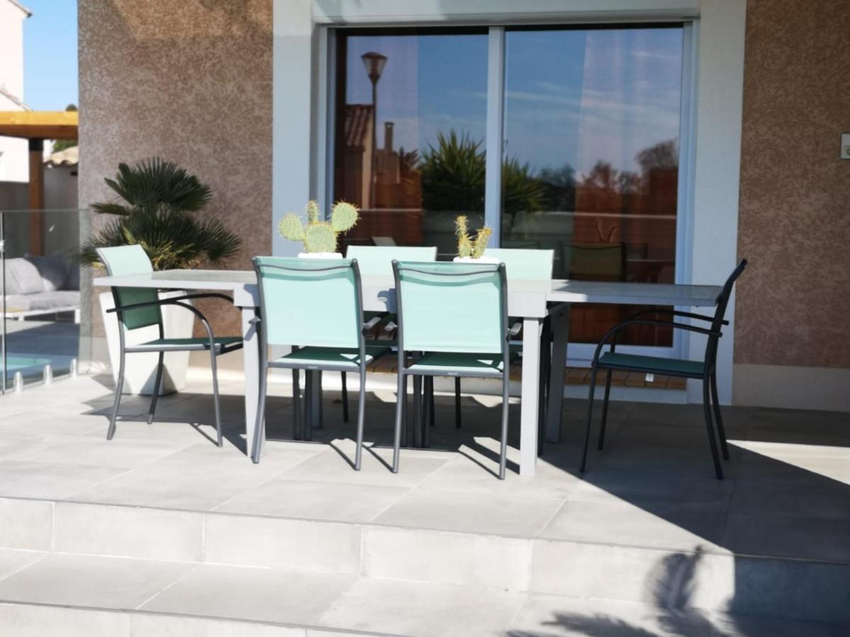 Appartement Au Dessus De La Maison Du Saunier Salin-de-Giraud Exterior foto