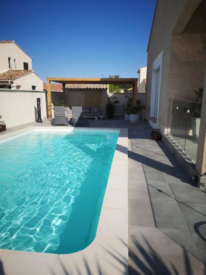 Appartement Au Dessus De La Maison Du Saunier Salin-de-Giraud Exterior foto